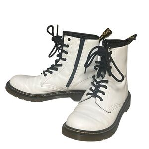 Dr. Martens boots White and Black Lace-Up Boots size 5